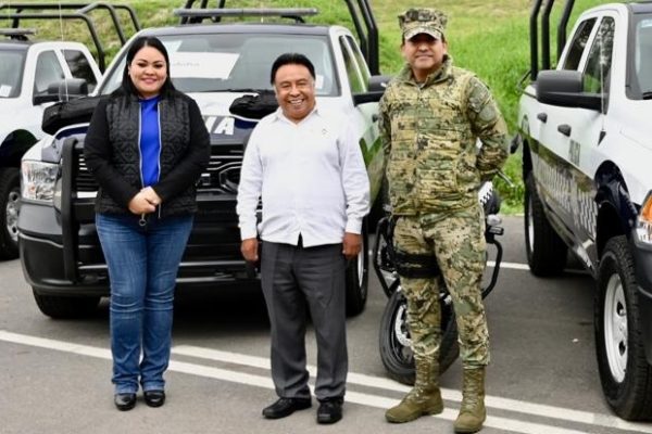 Recibe Córdoba vehículos y equipo táctico, para fortalecer a policías municipales