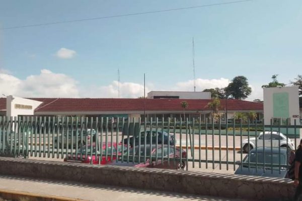 BALEAN A CARNICERO Y FALLECE EN EL INTERIOR DEL HOSPITAL RURAL BIENESTAR