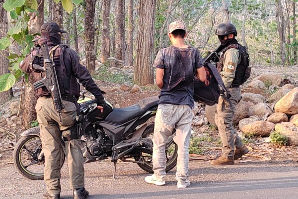 Captura Policía Estatal durante enfrentamiento a dos generadores de violencia en Cuitláhuac