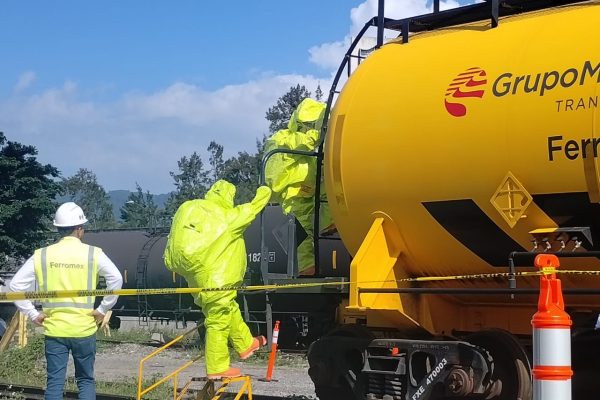 Entrena Ferromex a Protección Civil de Córdoba para atención de emergencias químicas