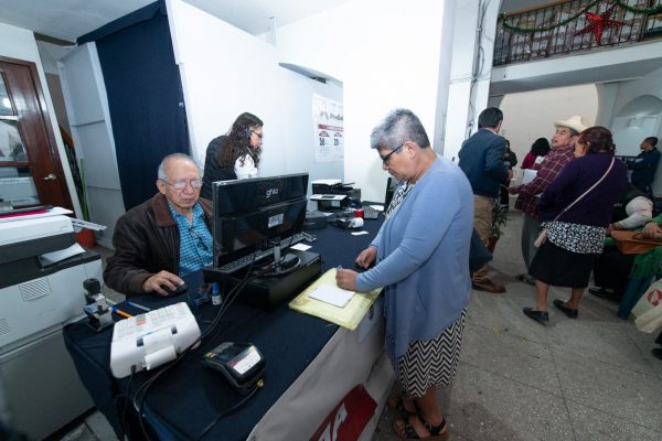 Inicia el cobro del predial en Córdoba; la ciudadanía cumple con el pago puntual.