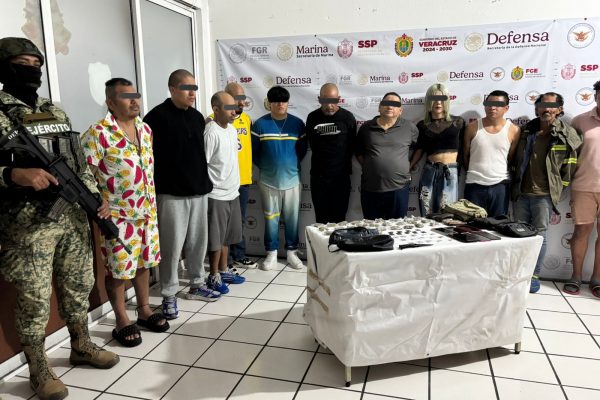 Ejército y Guardia Nacional apoyan a la F.G.E. en la ejecución de un cateo en el Mpio. de Veracruz